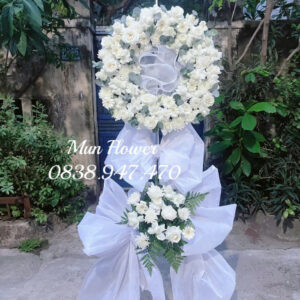 Kệ Hoa Tang Lễ Tone Trắng Sang Trọng Và Thành Kính