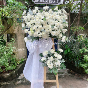 Kệ Hoa Tang Lễ Trắng Tinh Khôi Thành Kính Phân Ưu