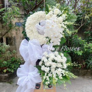 Kệ Hoa Viếng Tang Tone Trắng Trang Nhã Và Ý Nghĩa