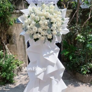 kệ hoa viếng tối giản tinh tế